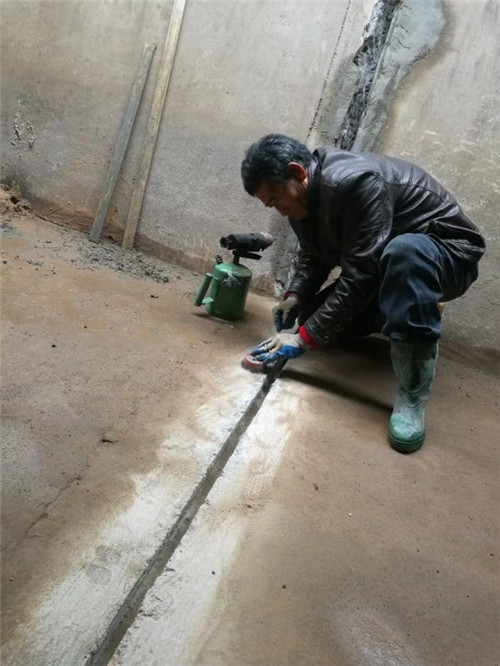 PTN材料應用于銅川桃曲波灌區(qū)老渠道伸縮縫